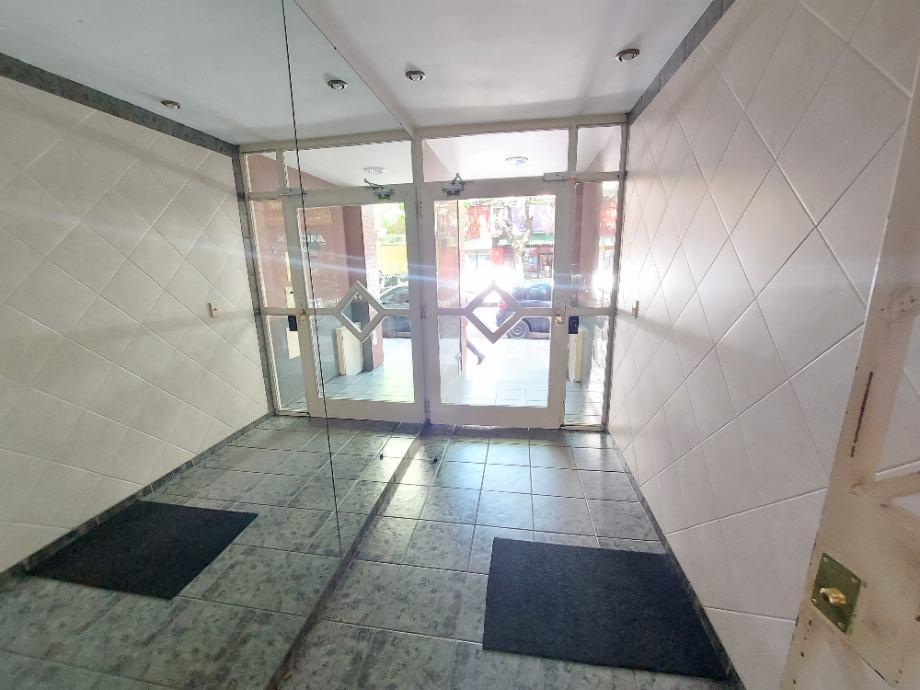 Foto de LINDO DEPARTAMENTO 2 AMBIENTES EN PTA BAJA CON AMPLIO PATIO. EXCELENTE, imagen 5