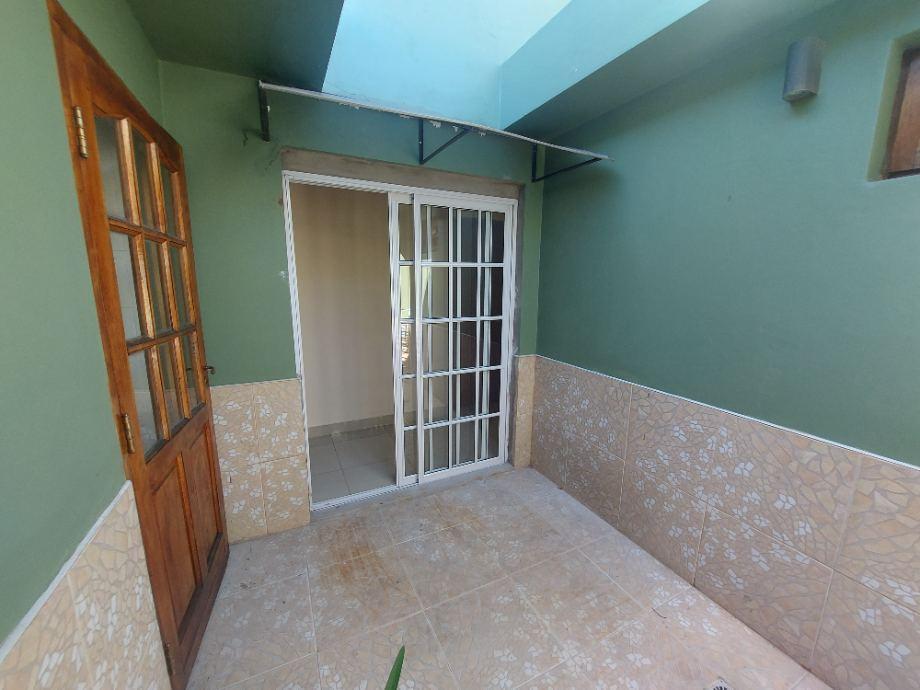 Muy Linda Casa PH Al Frente de 3 Ambientes con Garage y Patio/terraza 2