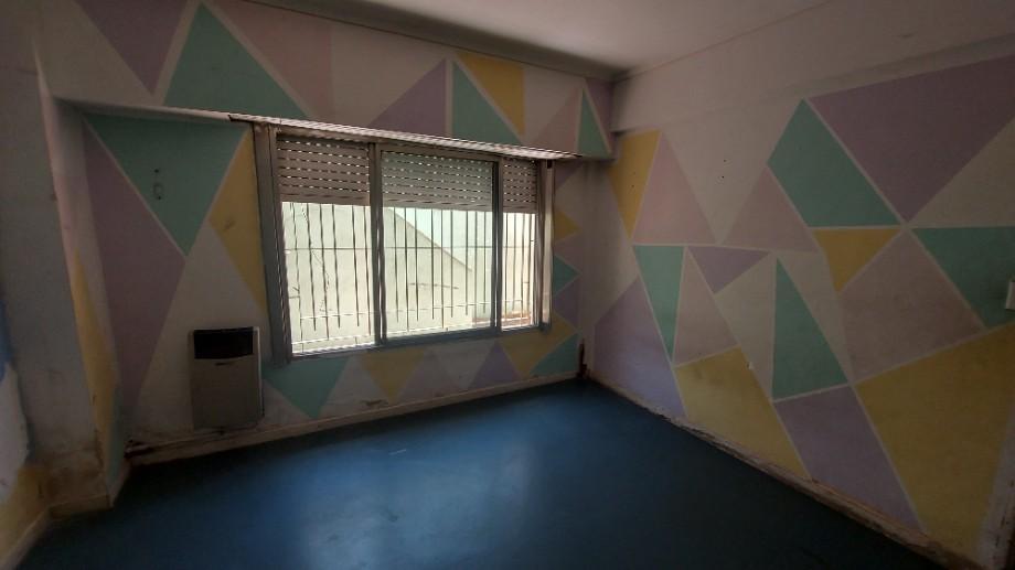 Galpón de 200 m² Aprox y 2 Deptos 3 Ambientes en Block 3