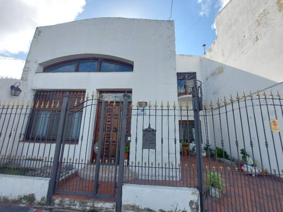 Hermosa Casa 4 Ambientes con Cochera Patio y Terraza 4