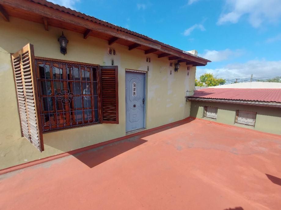 Hermosa Casa 4 Ambientes con Cochera Patio y Terraza 5