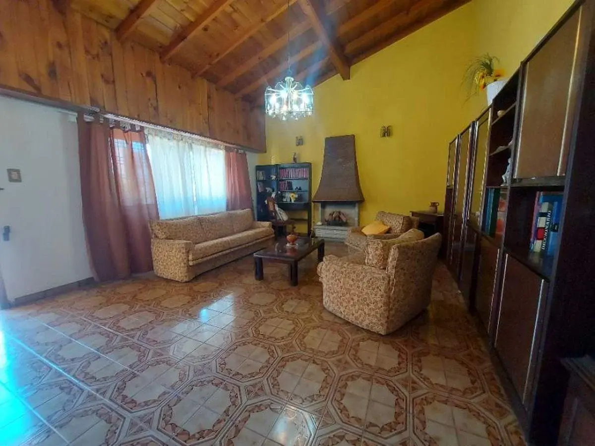 MUY LINDA CASA 3 AMBIENTES CON GARAGE, PATIO Y QUINCHO 5