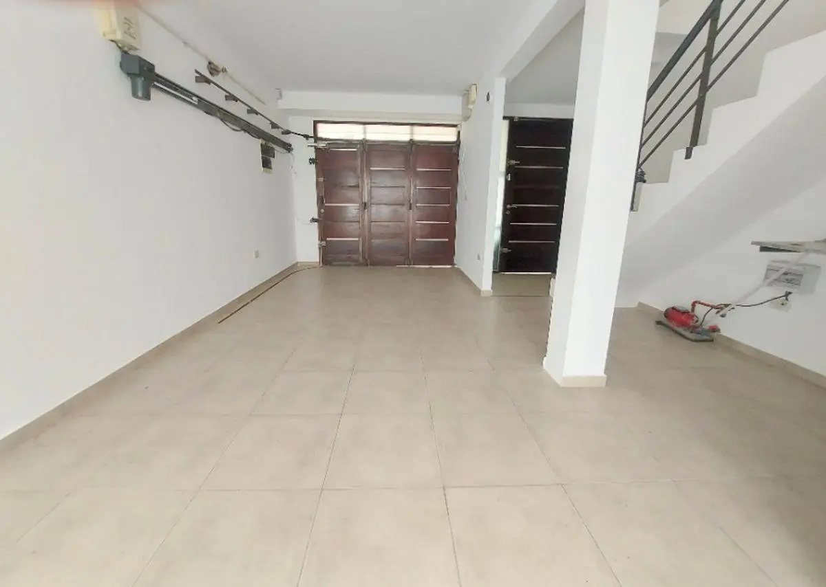 HERMOSO TRIPLEX 3 AMBIENTES CON GARAGE, PATIO, 3 BAÑOS Y BALCÓN 4
