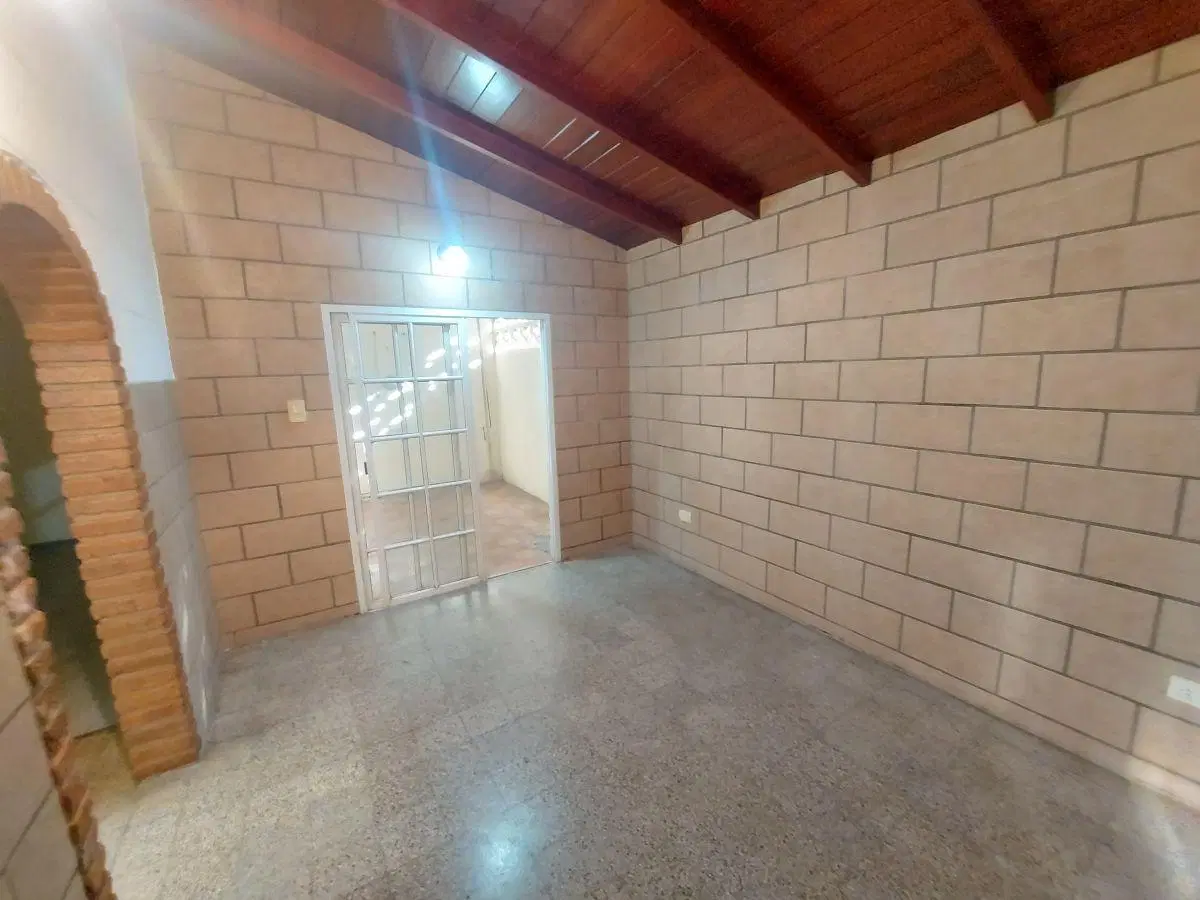 DEPTO TIPO CASA INTERNO 2 AMB CON PATIO 2