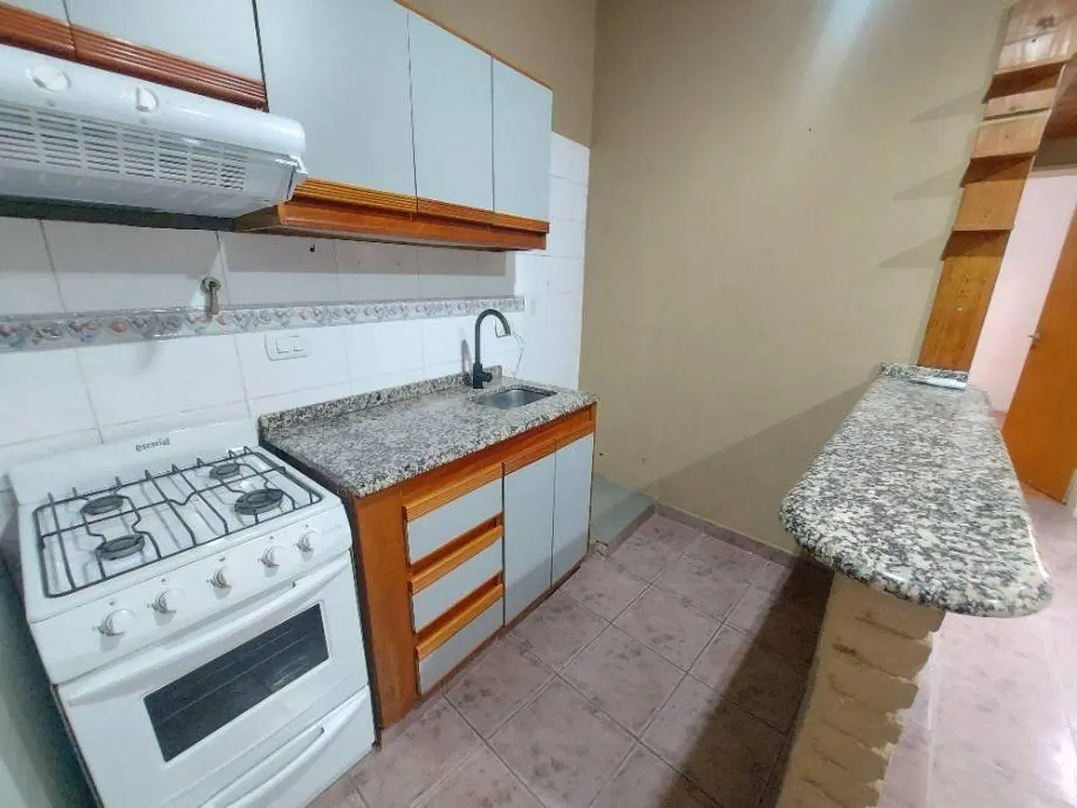 DEPARTAMENTO TIPO CASA INTERNO 2 AMBIENTES CON PATIO Y TERRAZA 5