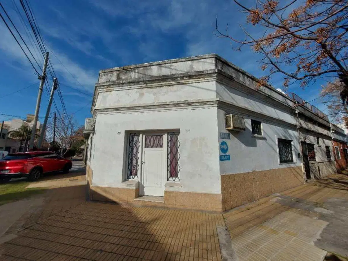 CASA 3 AMBIENTES CON GARAGE, PATIO Y TERRAZA 2