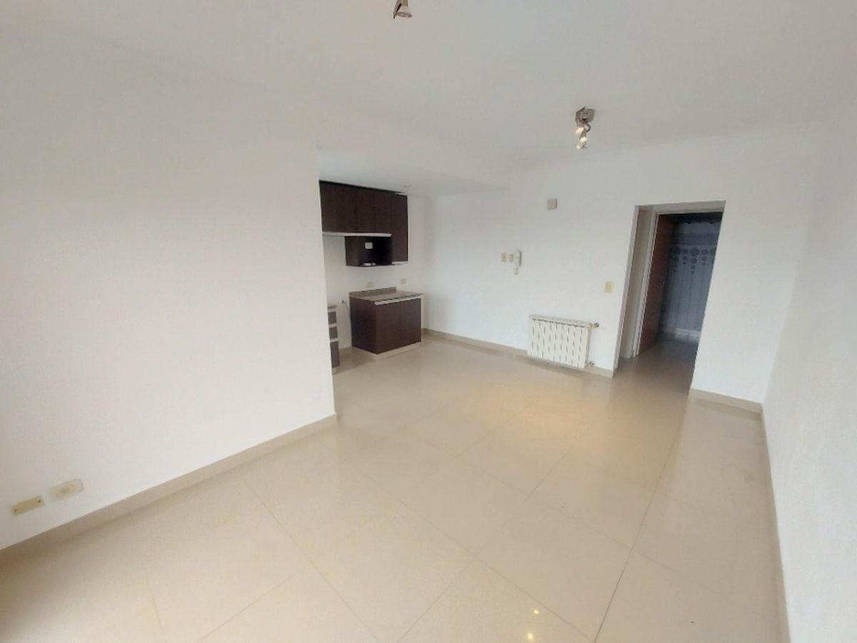 Foto de DEPARTAMENTO SEMIPISO 2 AMBIENTES CON 2 BALCONES, imagen 2