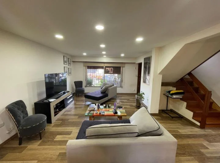 Chalet en Venta a Pasos de Las Lomitas – ¡Ubicación Inmejorable! 4