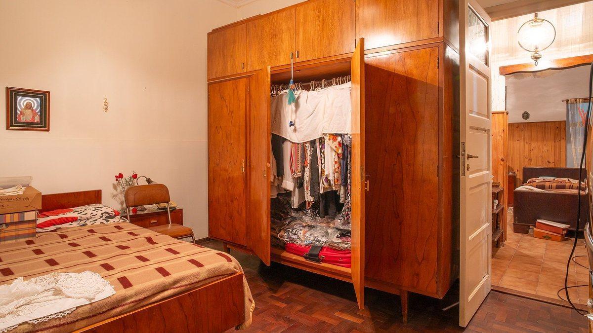 Venta Casa Al Frente con Cochera y Casa Interna 2