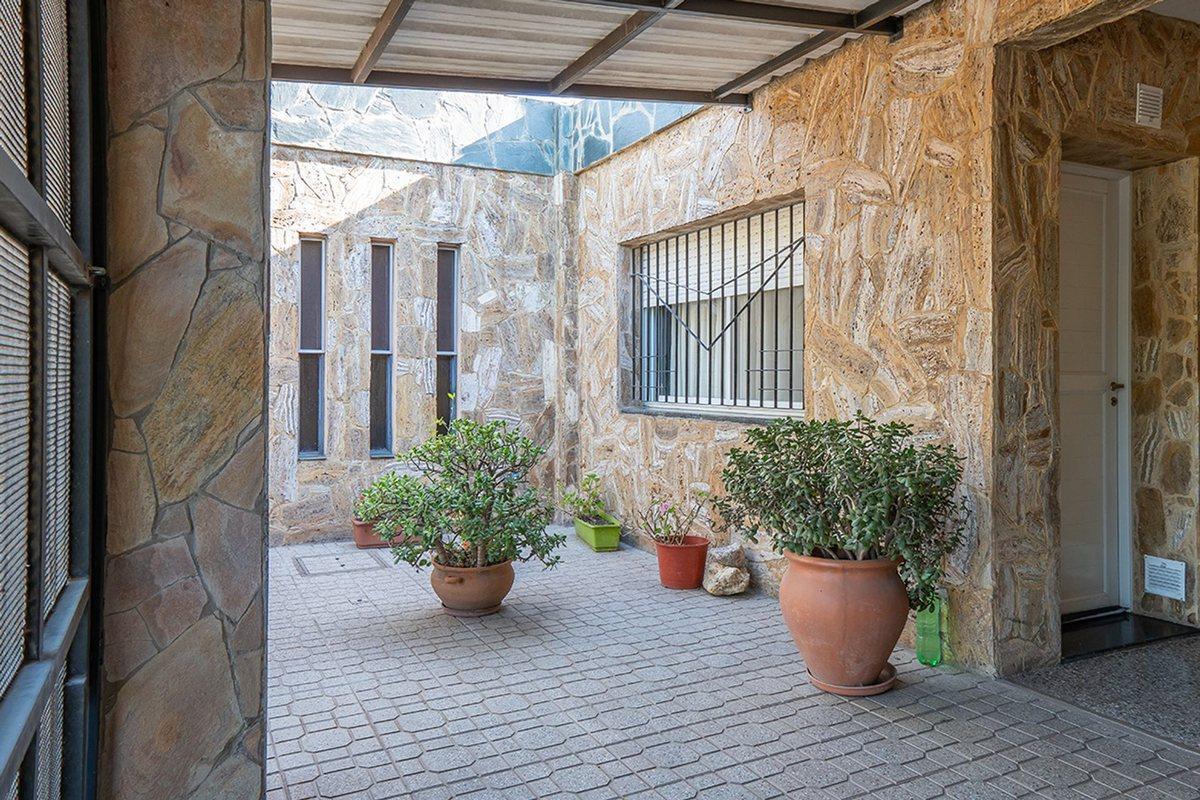 Venta, Excelente Casa Impecable en G. Baigorria 2