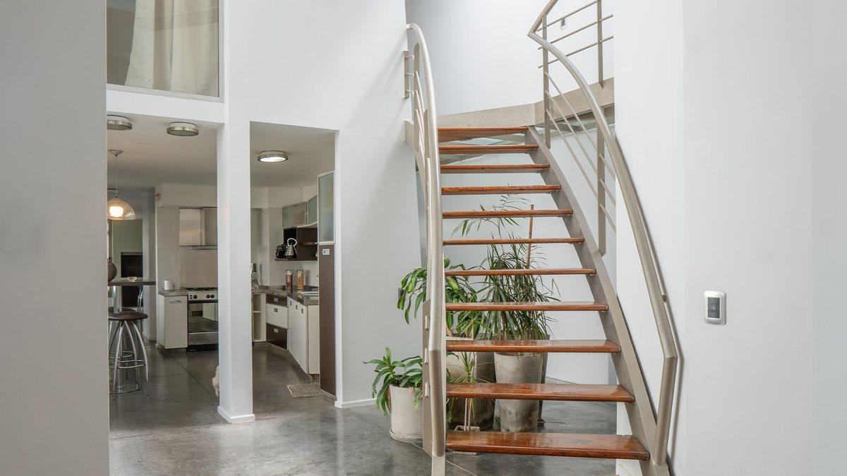 Venta Casa de Tres Dorm. y Pileta 1