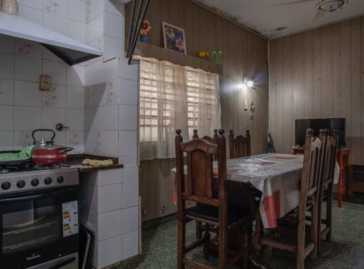 VENTA CASA DE DOS DORMITORIOS EN V.G GÁLVEZ 4