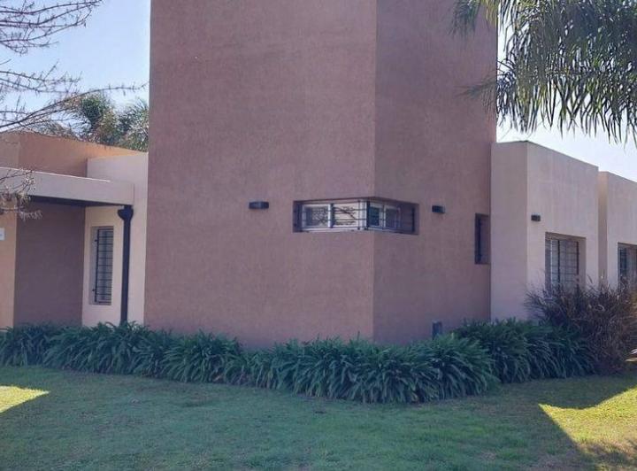 Casa en venta en Barrio cerrado La Antonella 4