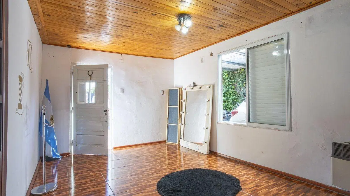 VENTA/CASA AMUEBLADA CON PILETA - SAN LORENZO 2