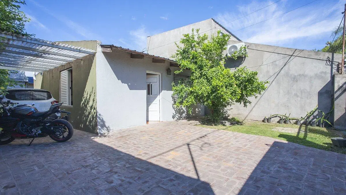VENTA/CASA AMUEBLADA CON PILETA - SAN LORENZO 5