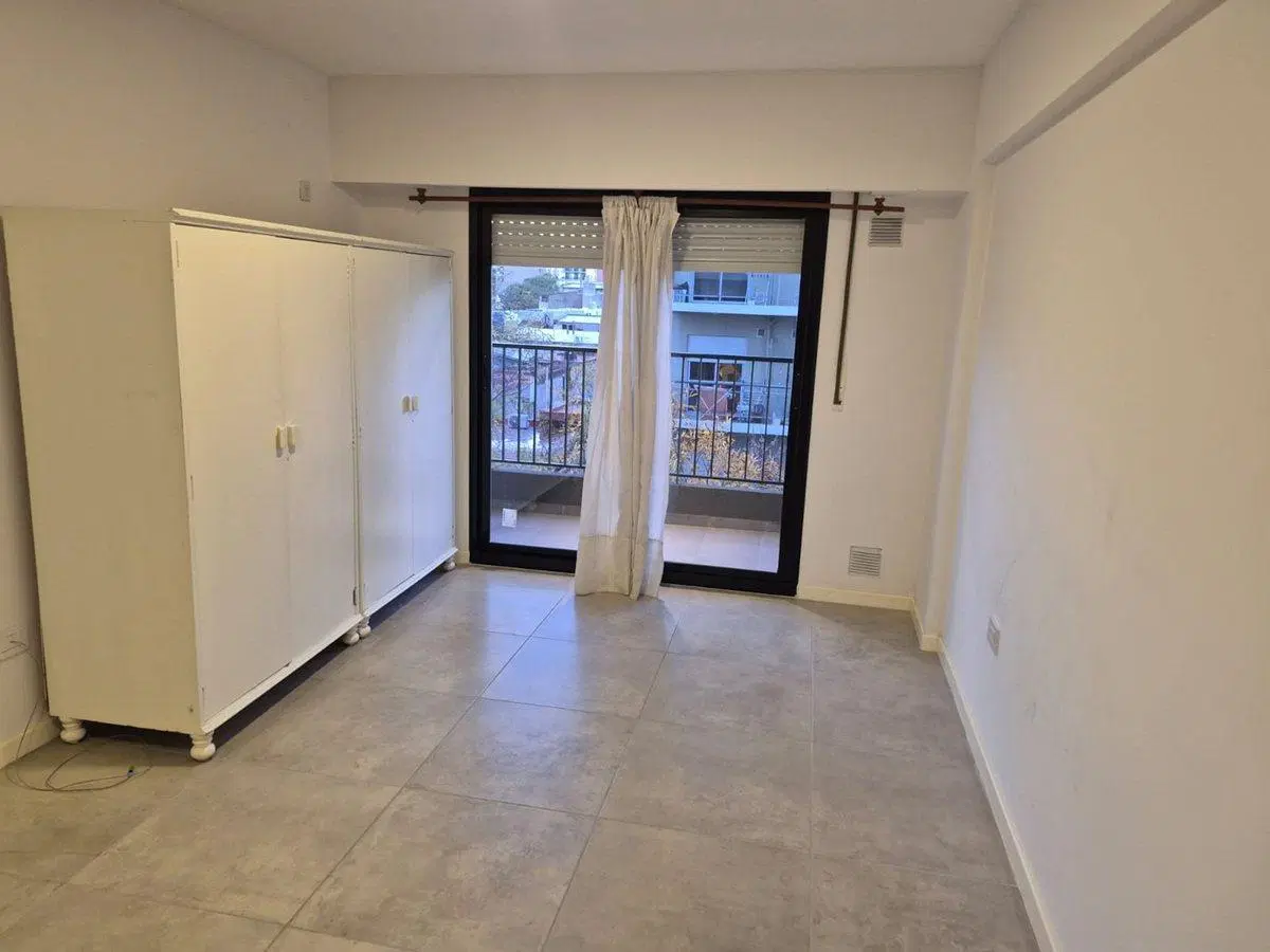 ALQUILER MONOAMBIENTE CON BALCON BARRIO PICHINCHA 4