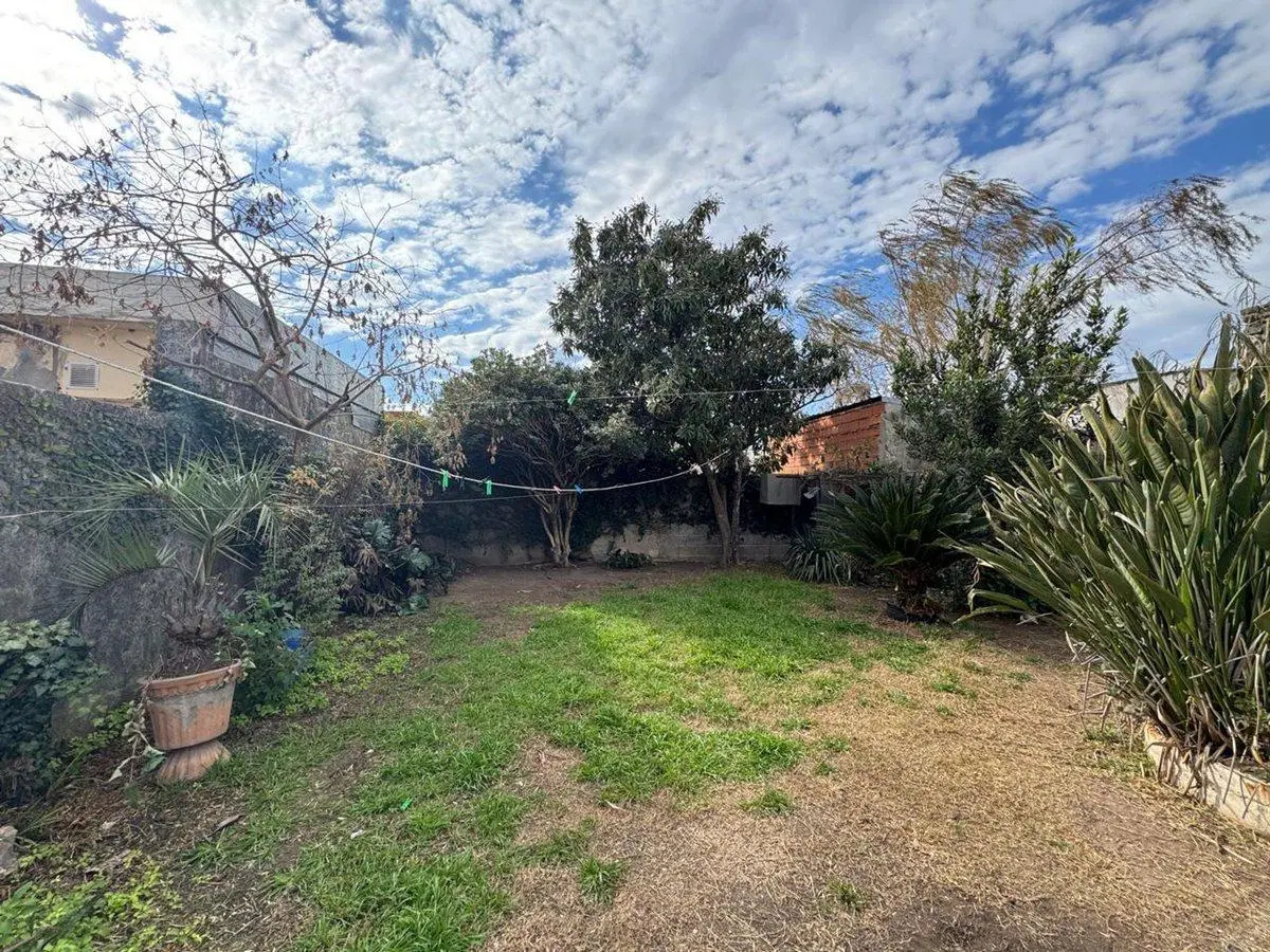 CASA EN VENTA PEREZ DOS DORMITORIOS PATIO COCHERA 5