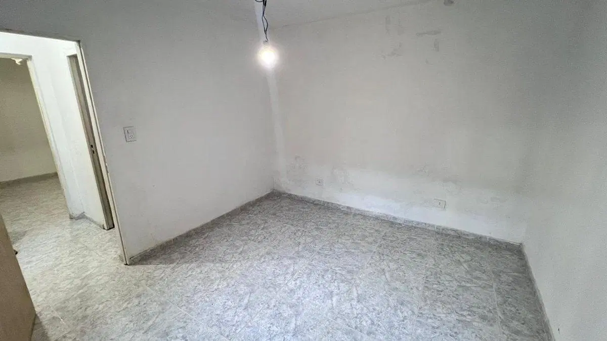 VENTA CASA INTERNA NO PH DE 2 DORMITORIOS 4