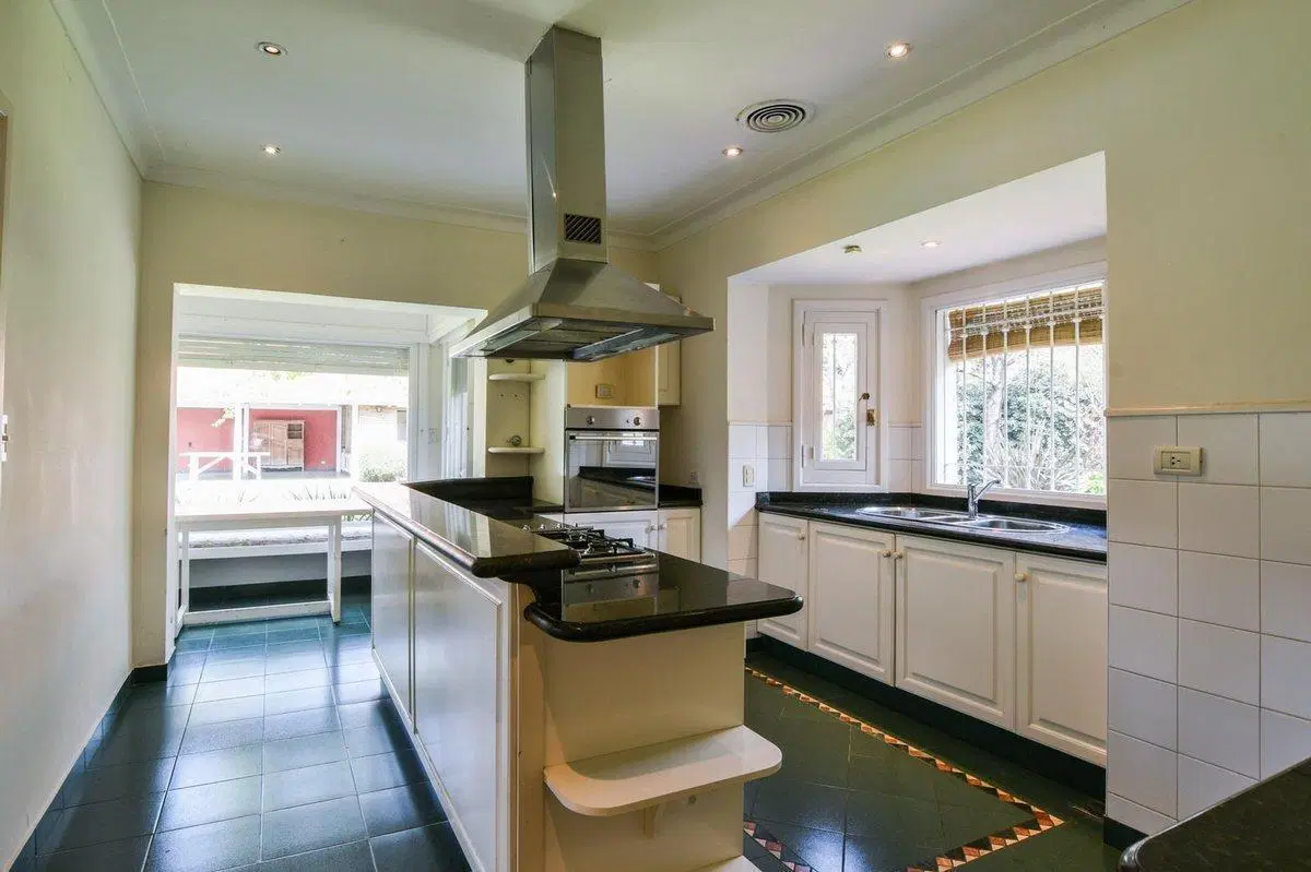 CASA DE 4 DORMITORIOS EN VENTA FISHERTON 2