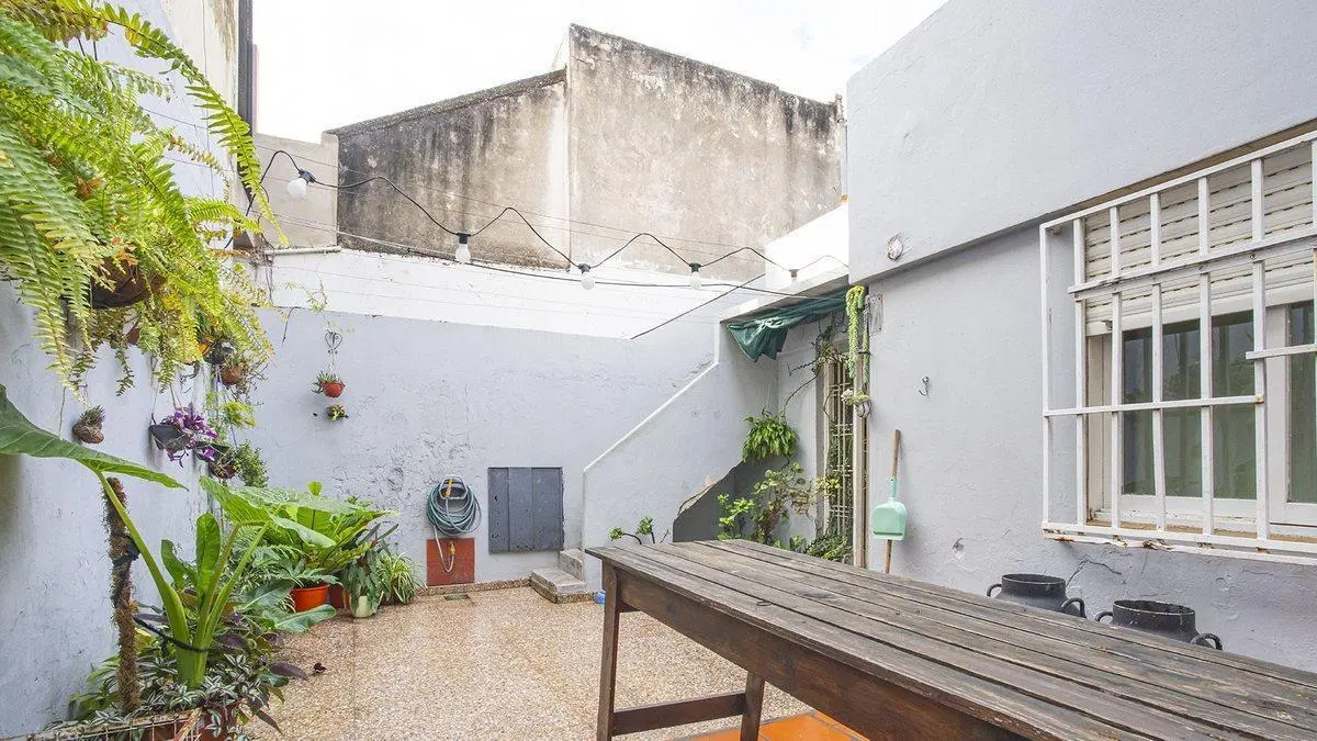 CASA DE UN DORMITORIOS, COMODIN Y COCHERA 4