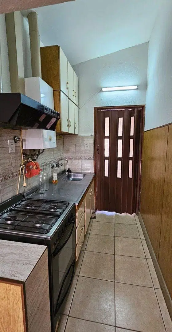 Casa tres dorm., excelente estado. Barrio Grandoli 3