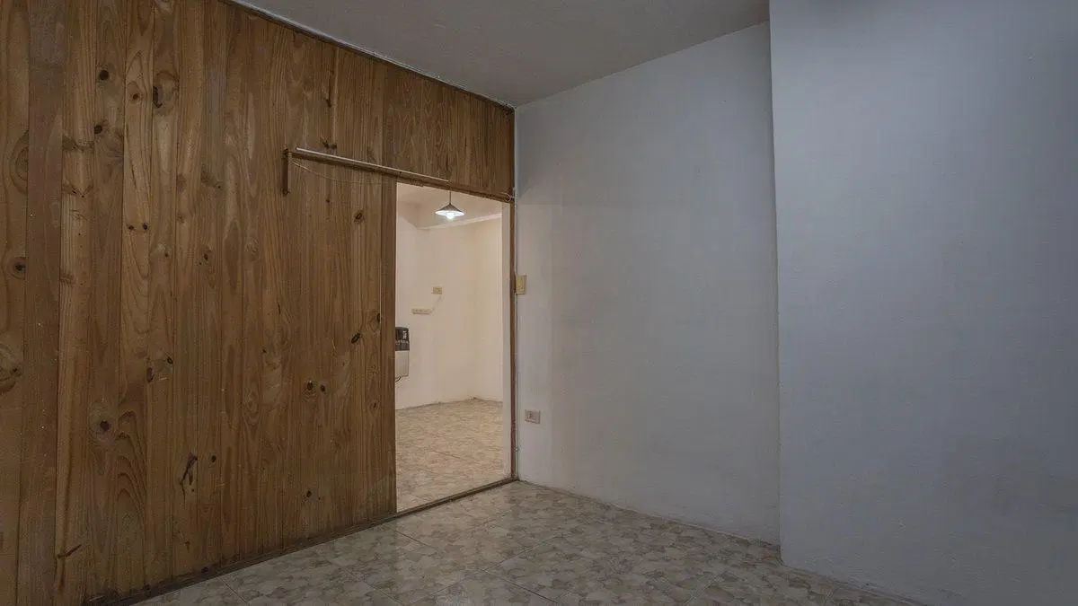 VENTA CASA FRENTE EN BARRIO LAS HERAS 5