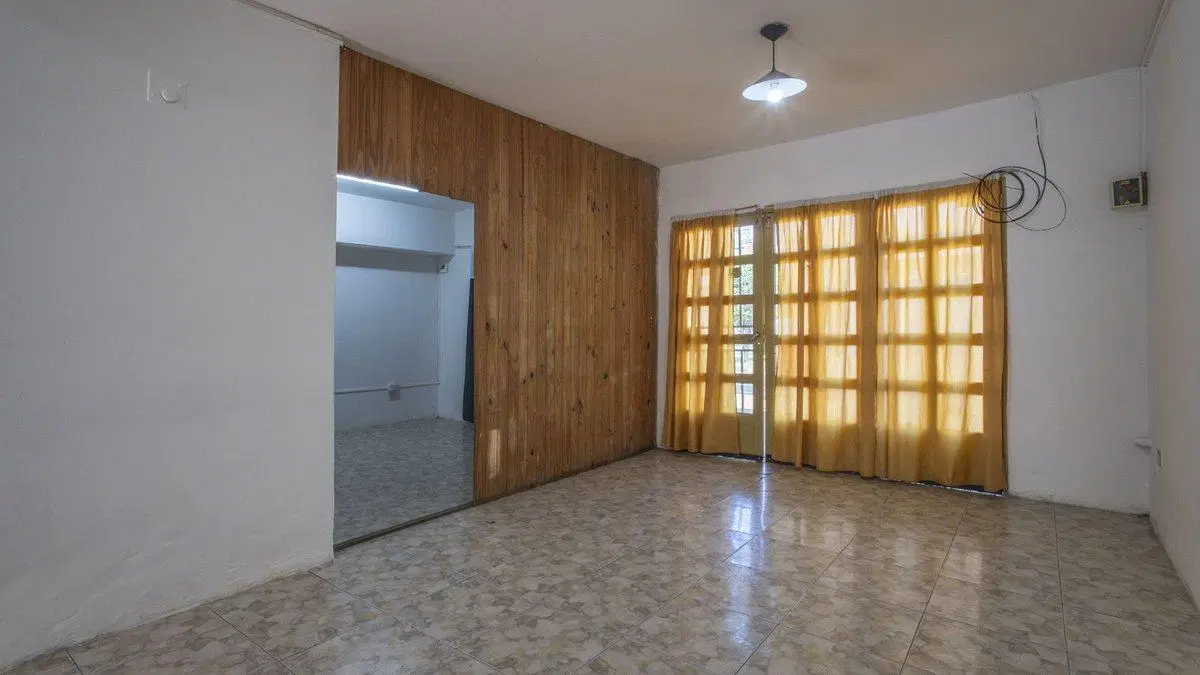 VENTA CASA FRENTE EN BARRIO LAS HERAS 3