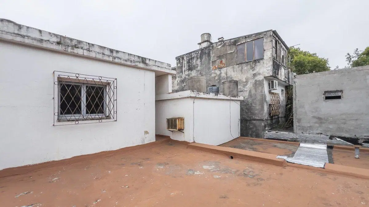 VENTA CASA DE 4 DORMITORIOS CON LOCAL AL FRENTE 4
