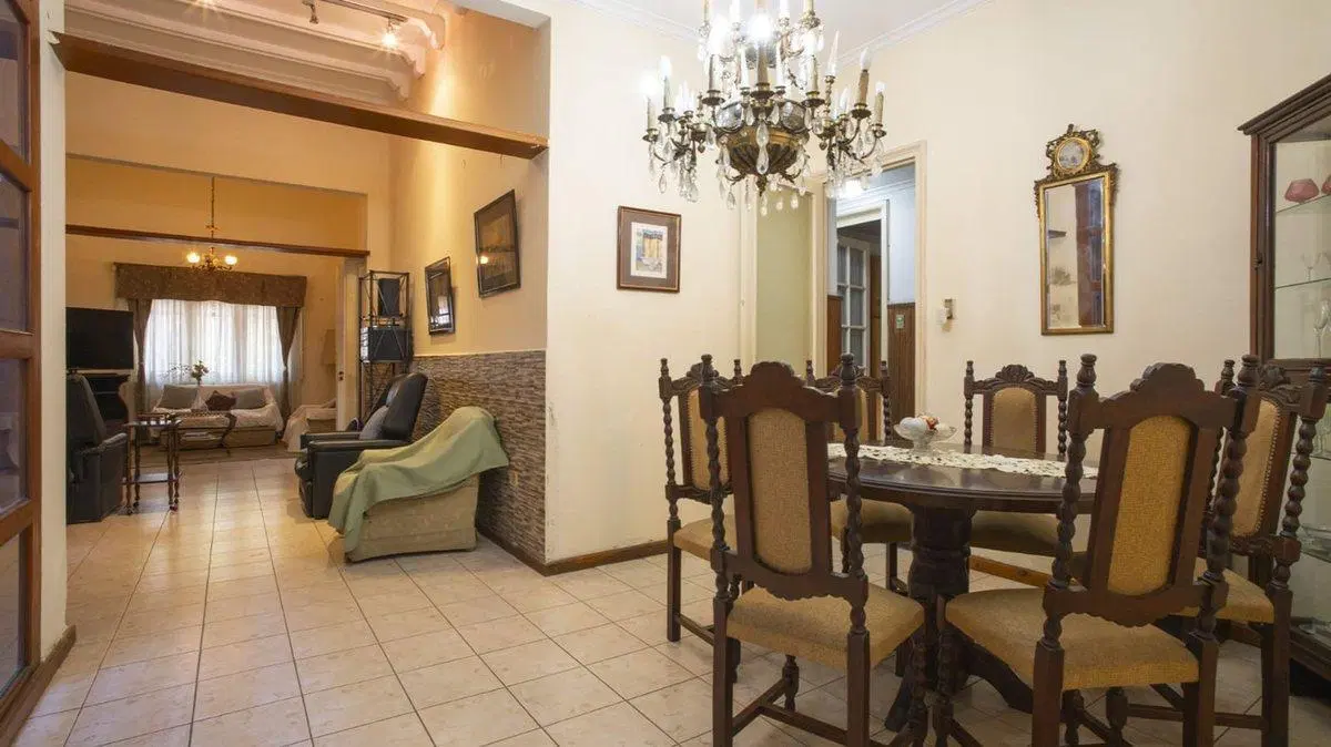 VENTA IMPORTANTE CASA EN MARTIN APTA INSTITUCIONES 3