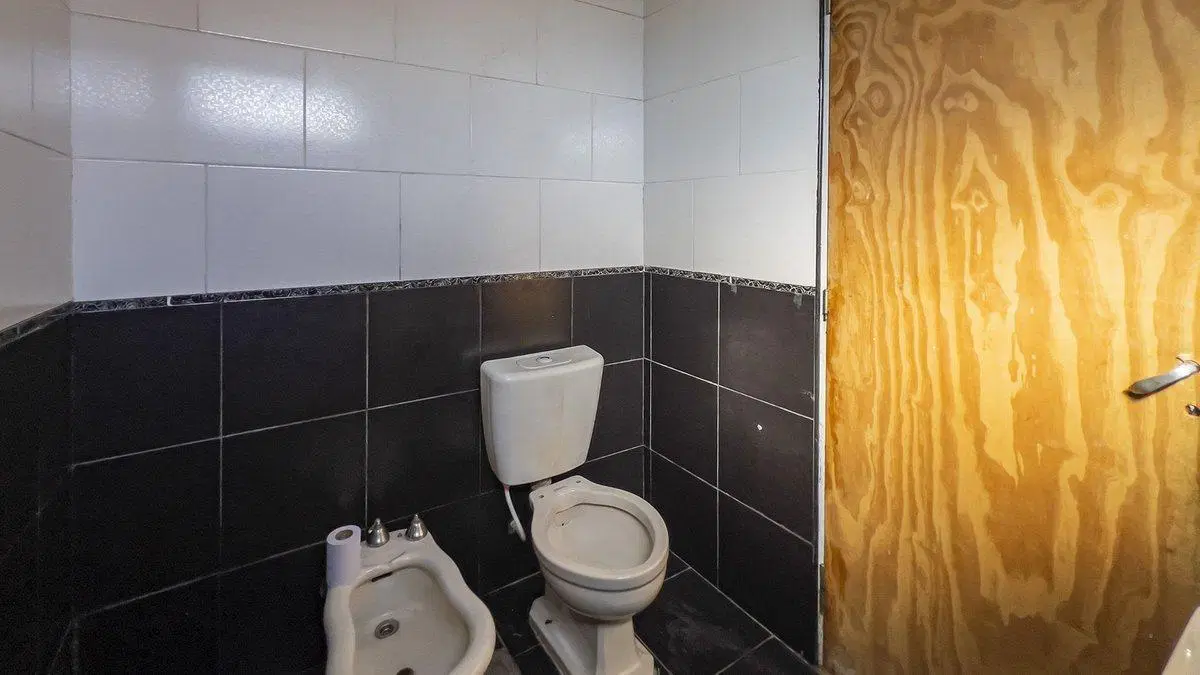 VENTA CASA DE 2 DORMITORIOS CON COCHERA Y PATIO 5