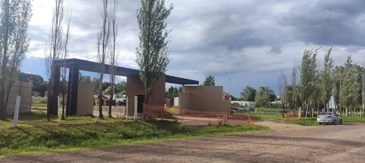 Lote en barrio abierto productor "El naranjo" 2