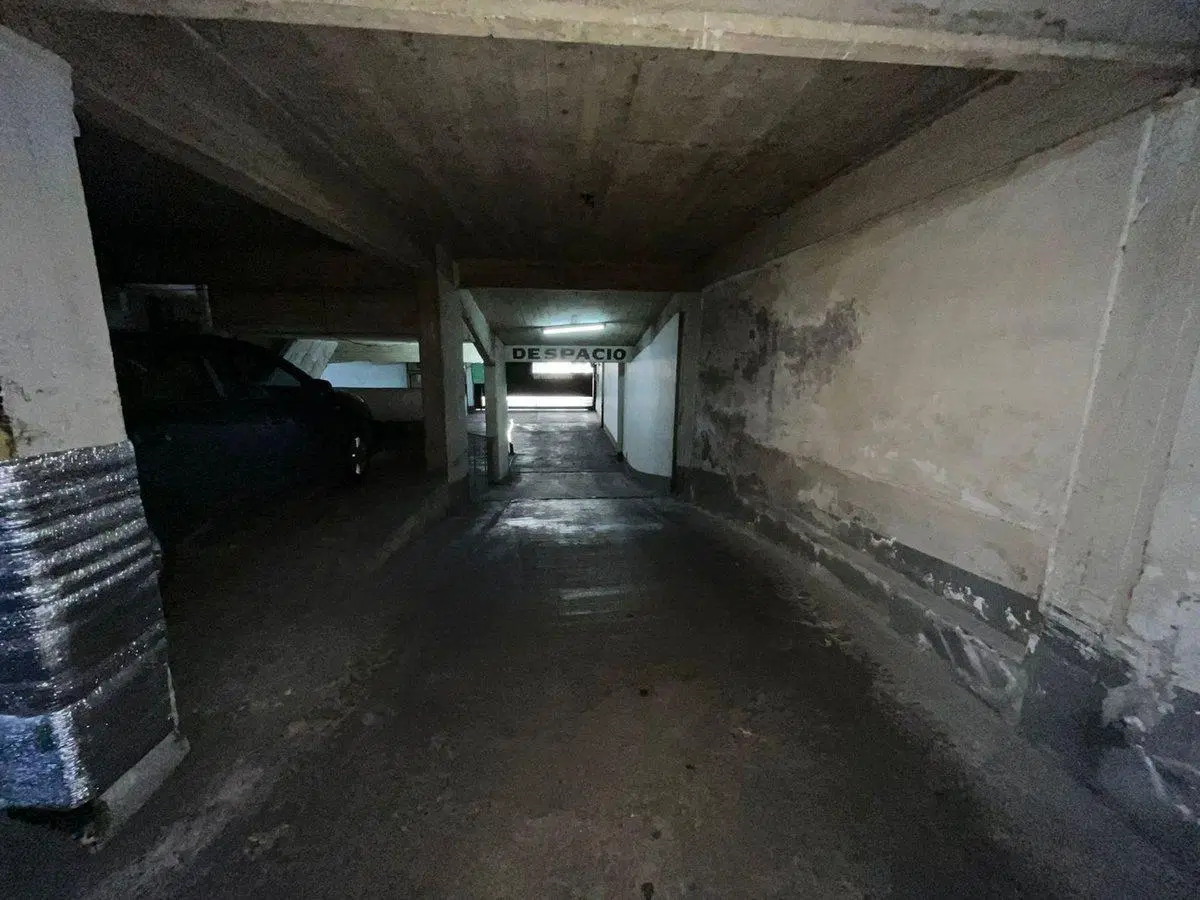VENTA COCHERA EN BARRIO MARTIN 5