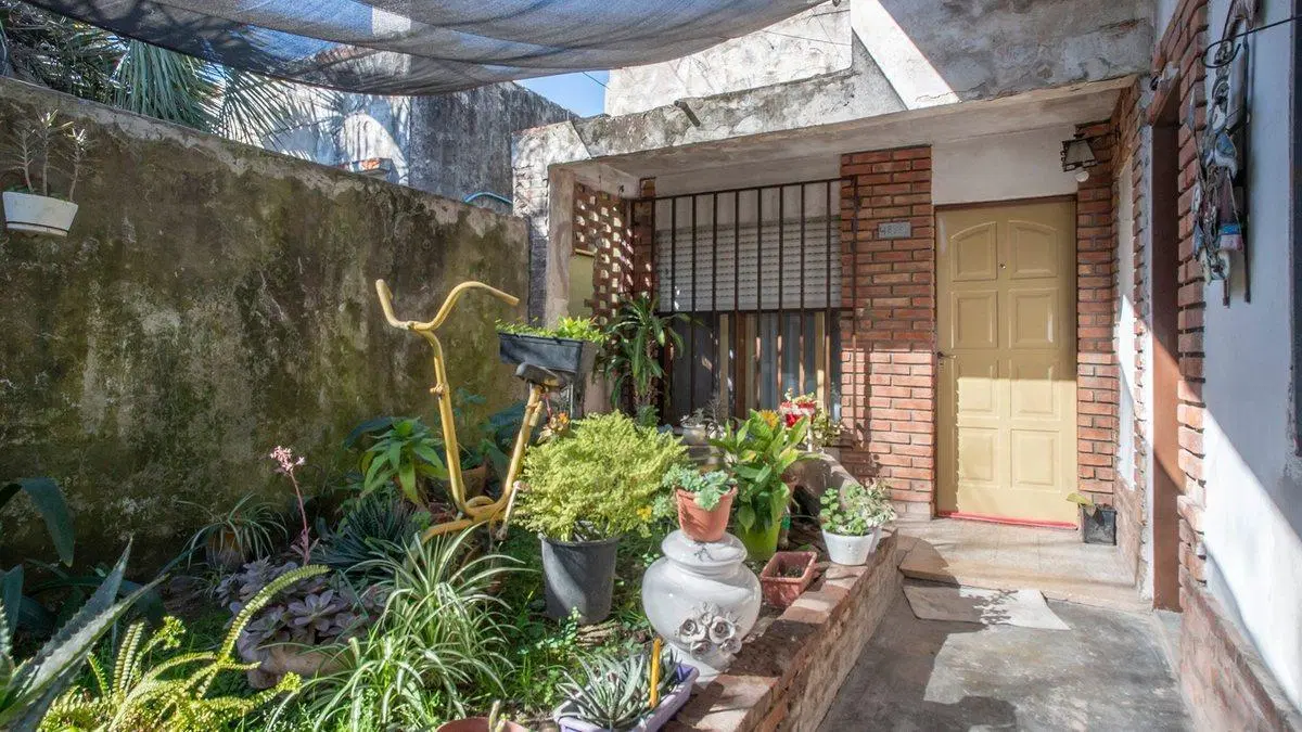 VENTA CASA 2 DORMITORIOS TIRO SUIZO COCHERA 2