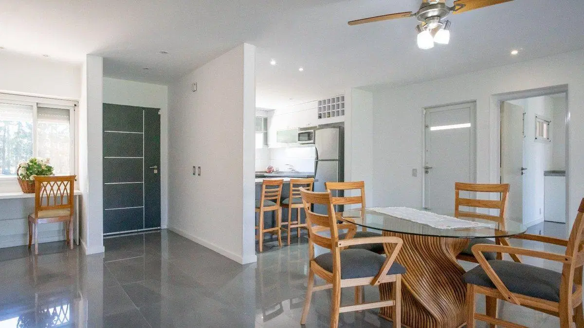 Casa con piscina en Barrio cerrado La Antonella 8