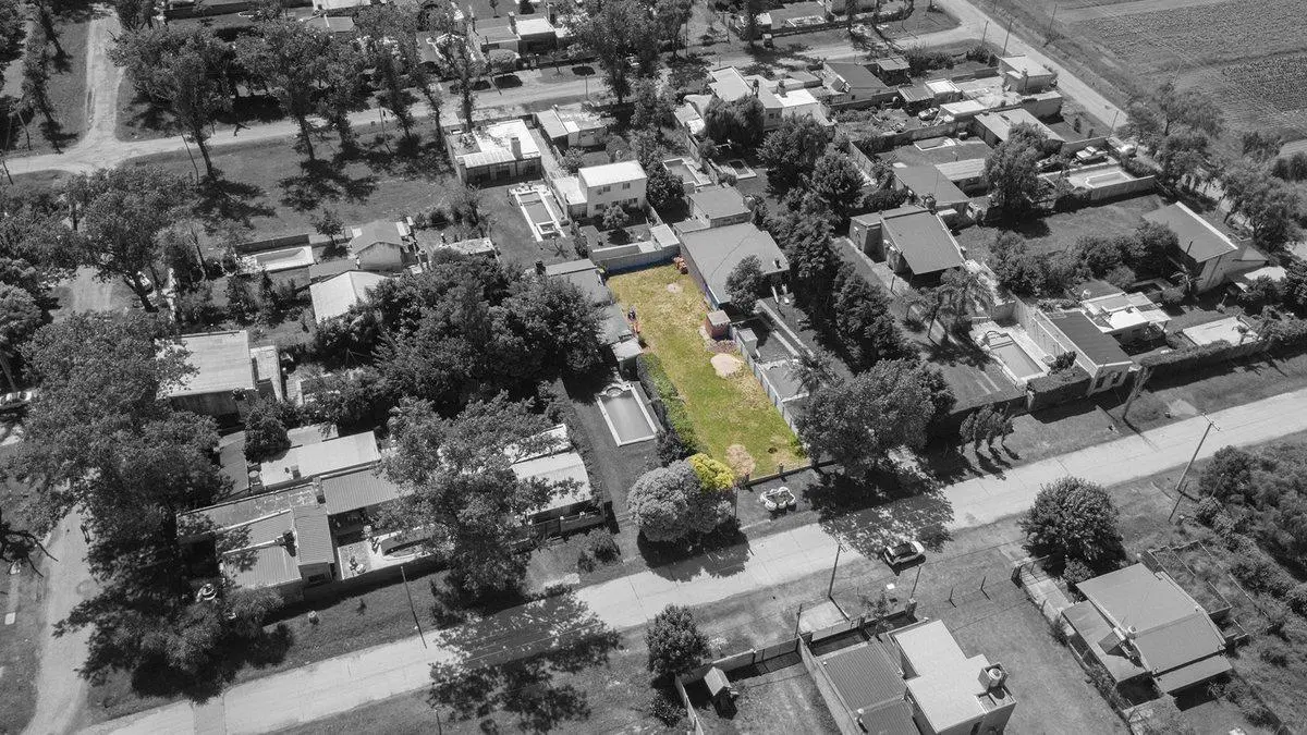 VENTA TERRENO EN BARRIO COUNTRY 16 - PUEBLO ESTHER 5