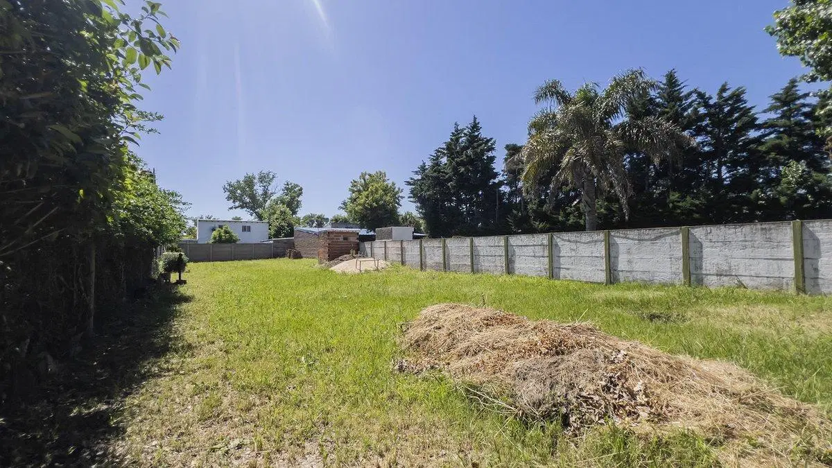 VENTA TERRENO EN BARRIO COUNTRY 16 - PUEBLO ESTHER 4