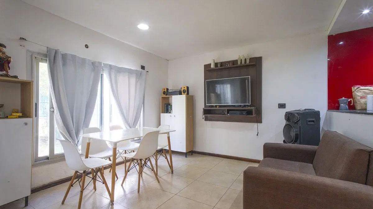 CASA EN VENTA 1 DORMI, PILETA-QUINCHO EN YBARLUCEA 4
