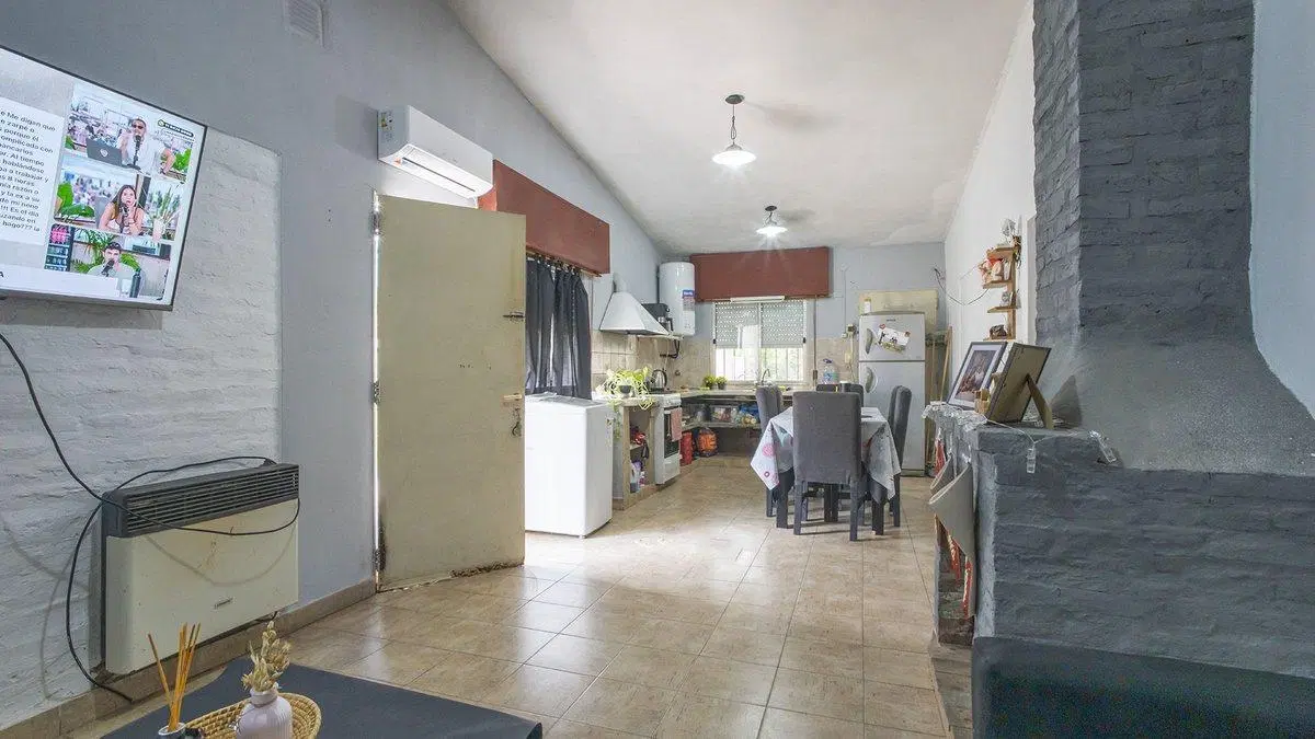 CASA EN VENTA 2 DORMITORIOS/ PILETA EN RICARDONE 2