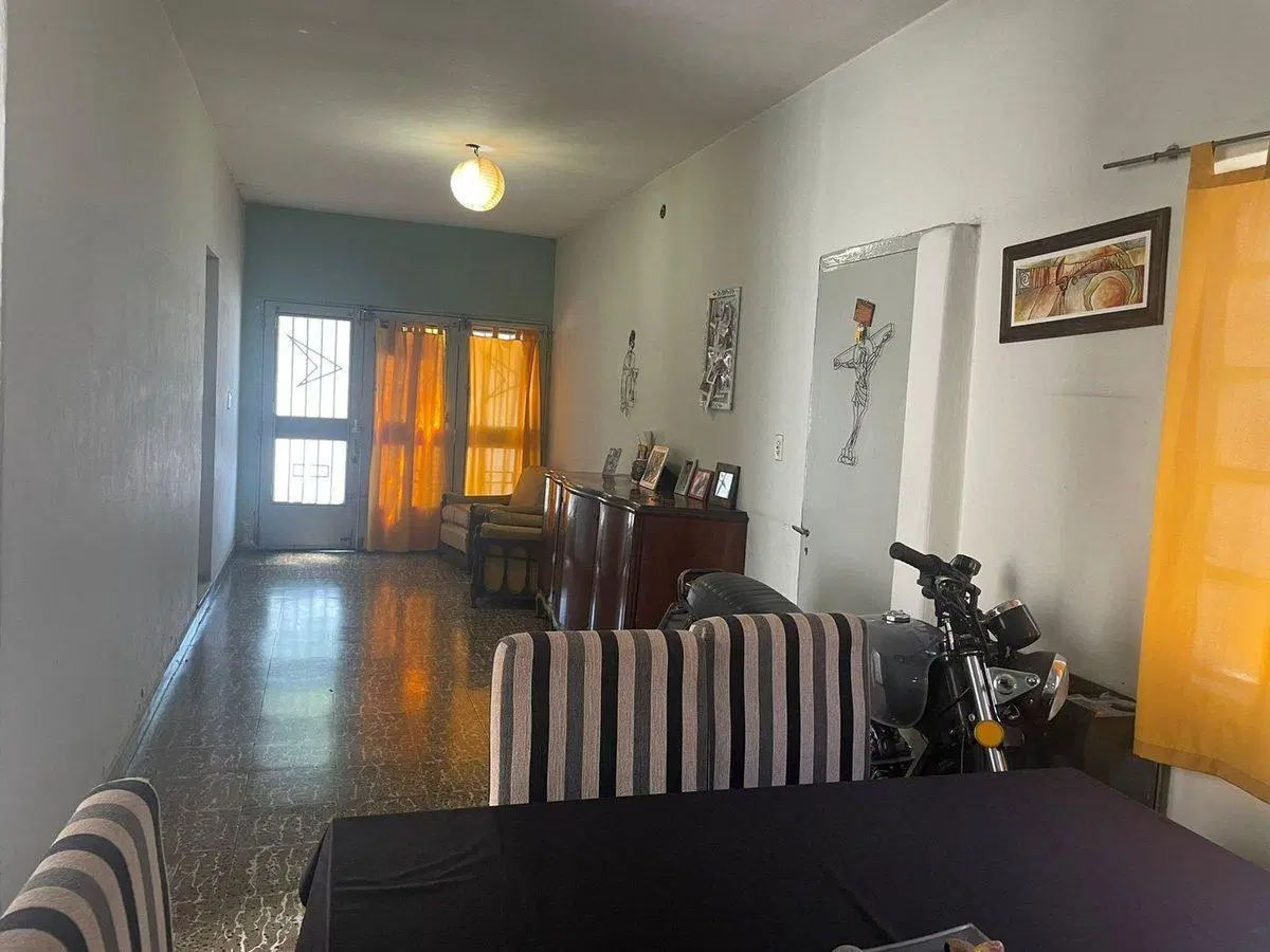 VENTA CASA 3 HABITACIONES ZONA OESTE 5