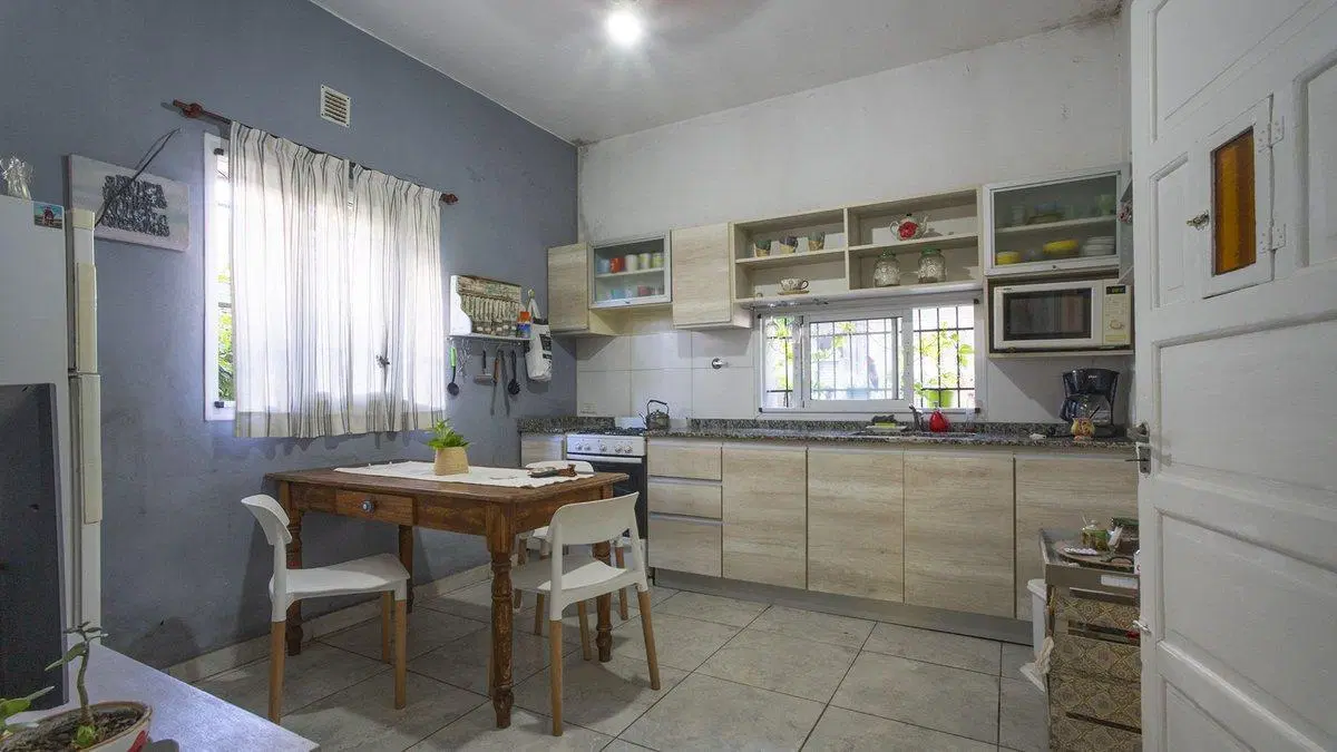 Venta casa con departamento 5
