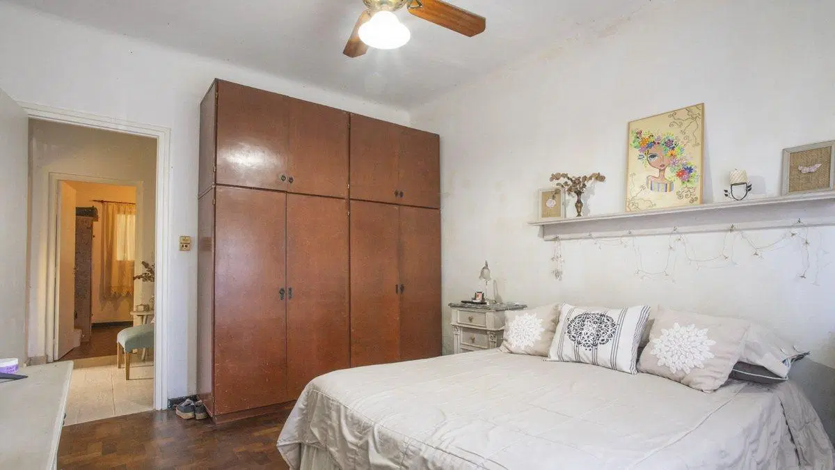 Venta casa con departamento 3