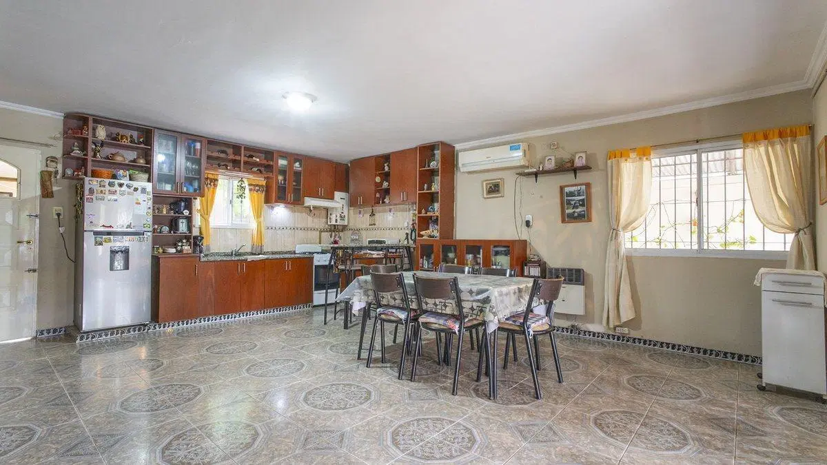 Venta casa barrio Urquiza, 2 dormitorio, 2 cochera 2
