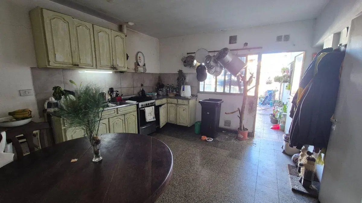 venta casa 3 dormitorios con local en matheu 3