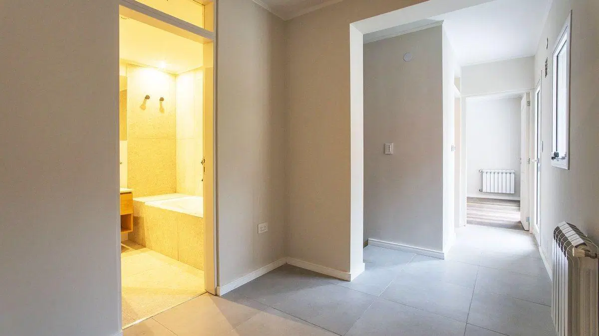 VENTA PASILLO UNICO TRES DORMITORIOS LOURDES 3