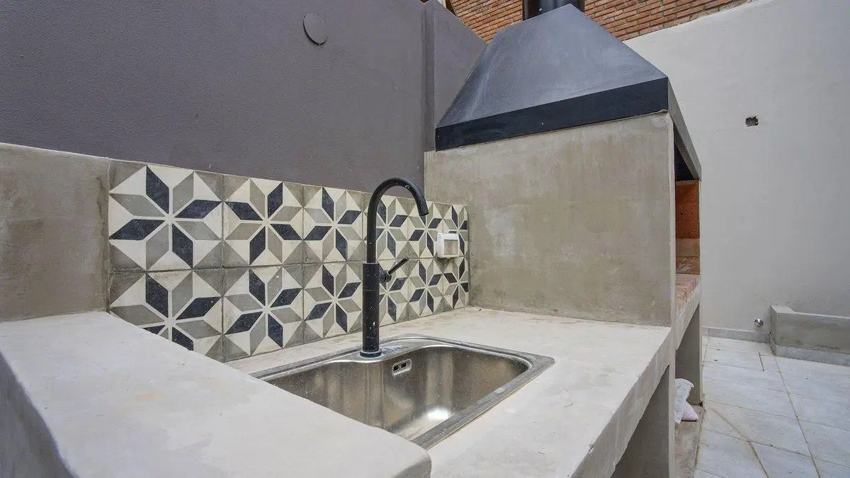 VENTA PASILLO UNICO TRES DORMITORIOS LOURDES 2