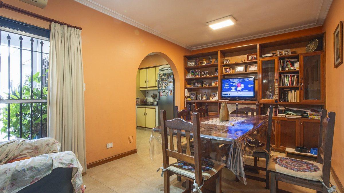 Foto de VENTA/PERMUTA CASA 3 DORMITORIOS-PISCINA-COCHERA, imagen 1