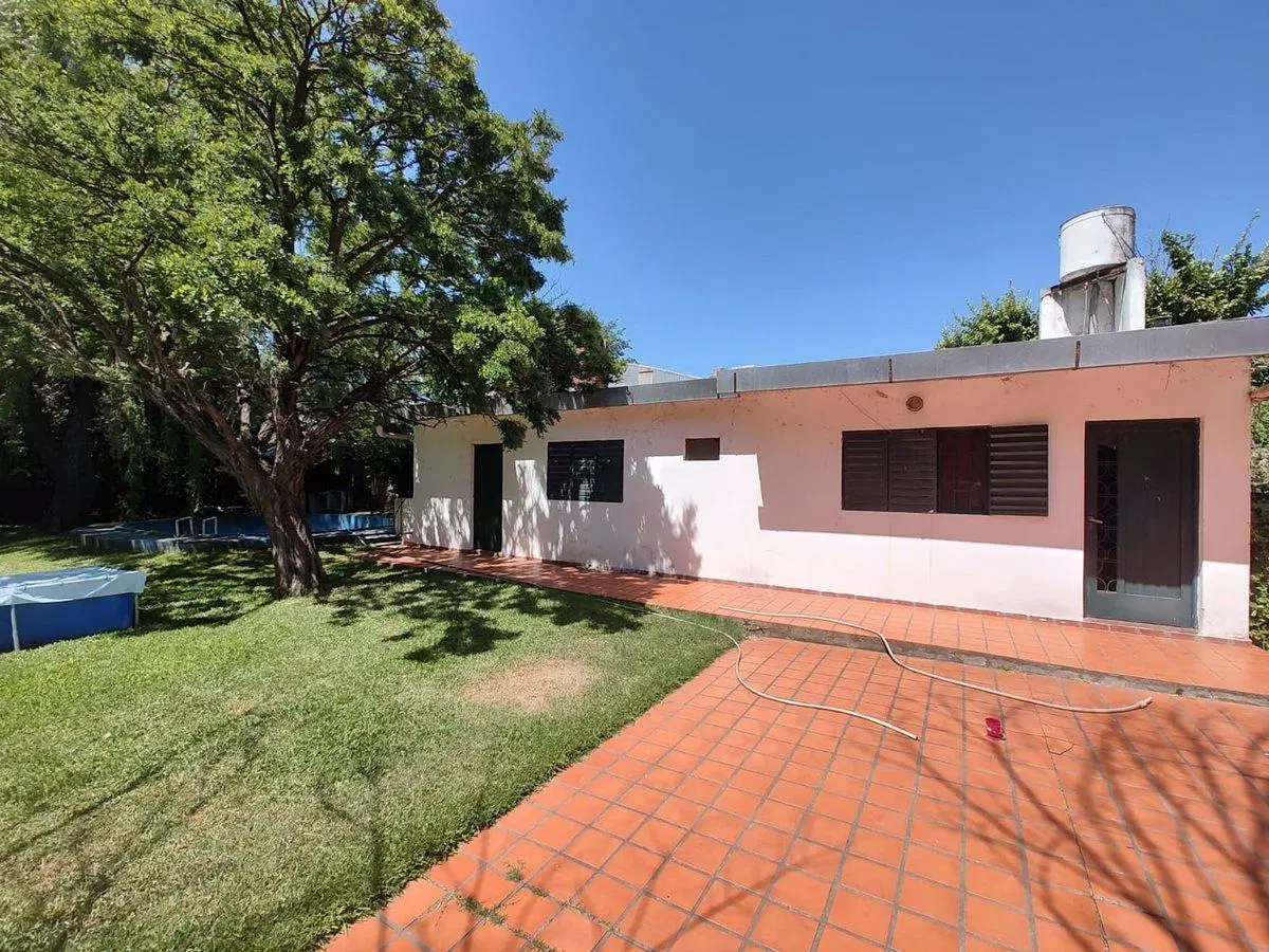 VENTA  CASA A RECICLAR - IDEAL DESARROLLO 4