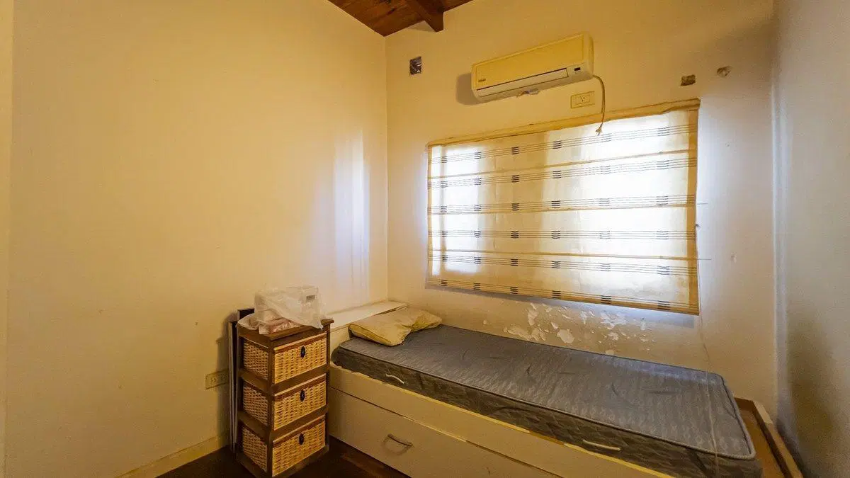 VENTA CASA  CON LOCAL B° ESPAÑA Y HOSPITALES 8
