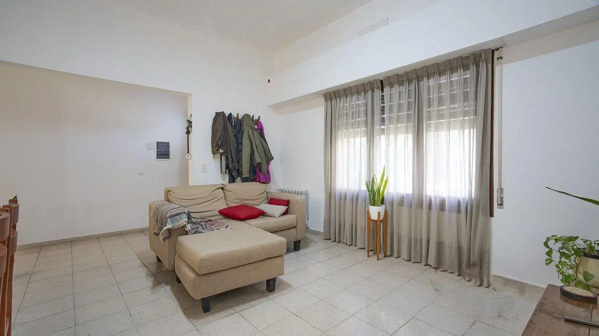 Hermosa casa 3 dormitorios, Alberdi 3