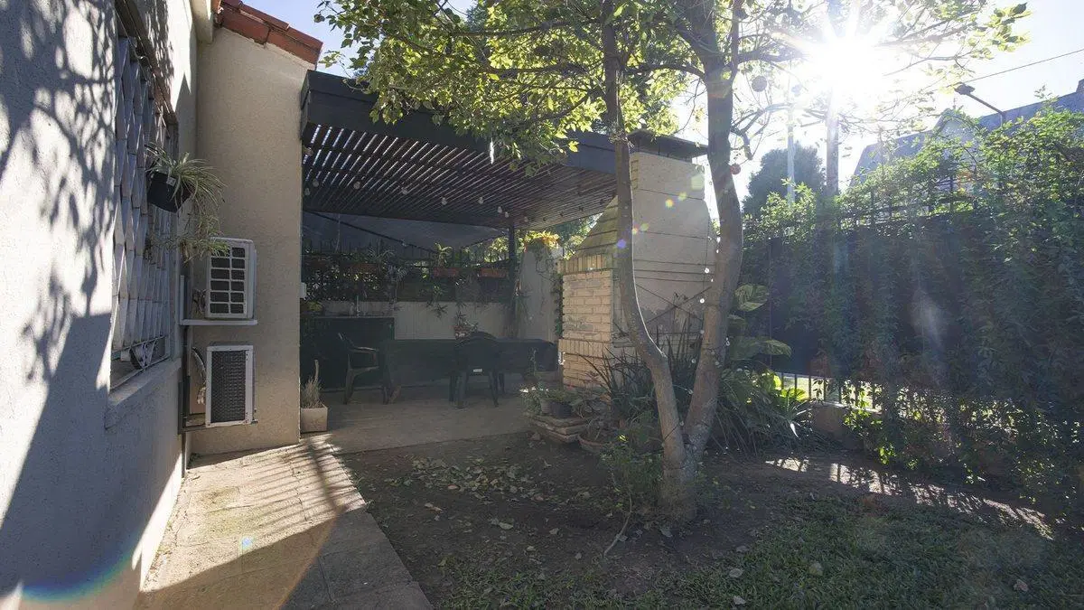 Hermosa casa 3 dormitorios, Alberdi 5